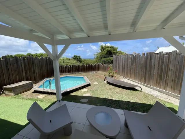 Ruddy's House, terrasse et piscine